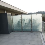 Sichtschutzzaun aus Glas für den Balkon