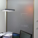 Büro-Glastrennwand mit satiniertem Glas